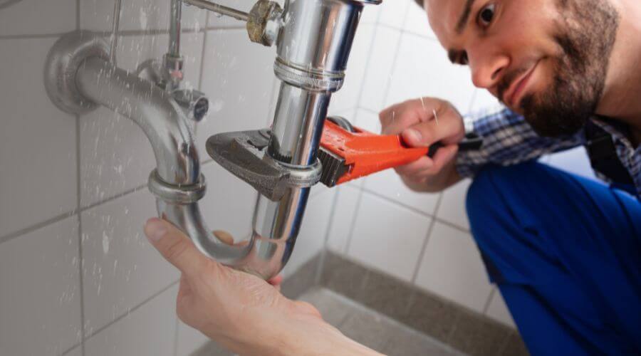 Expert burst pipe repair services in Saint Paul, NE